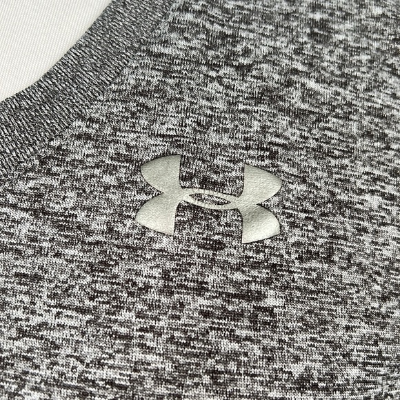 UA Under Armour Heatgear Ladies Short Sleeve Loose Fit V-Neck Active Tee - Picture 2 of 6